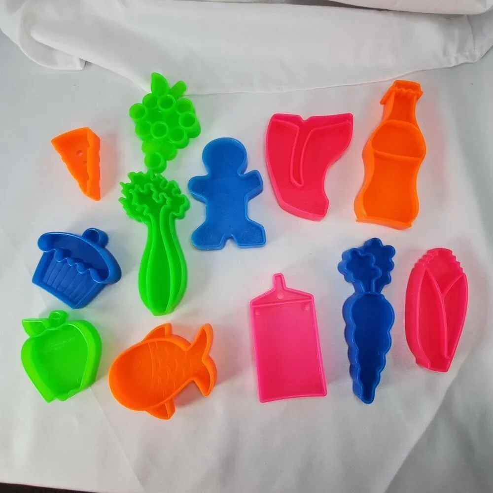 Vintage 1972 Mattel Tuff Stuff plastic Pretend play food Set Of 12 Food Grocery